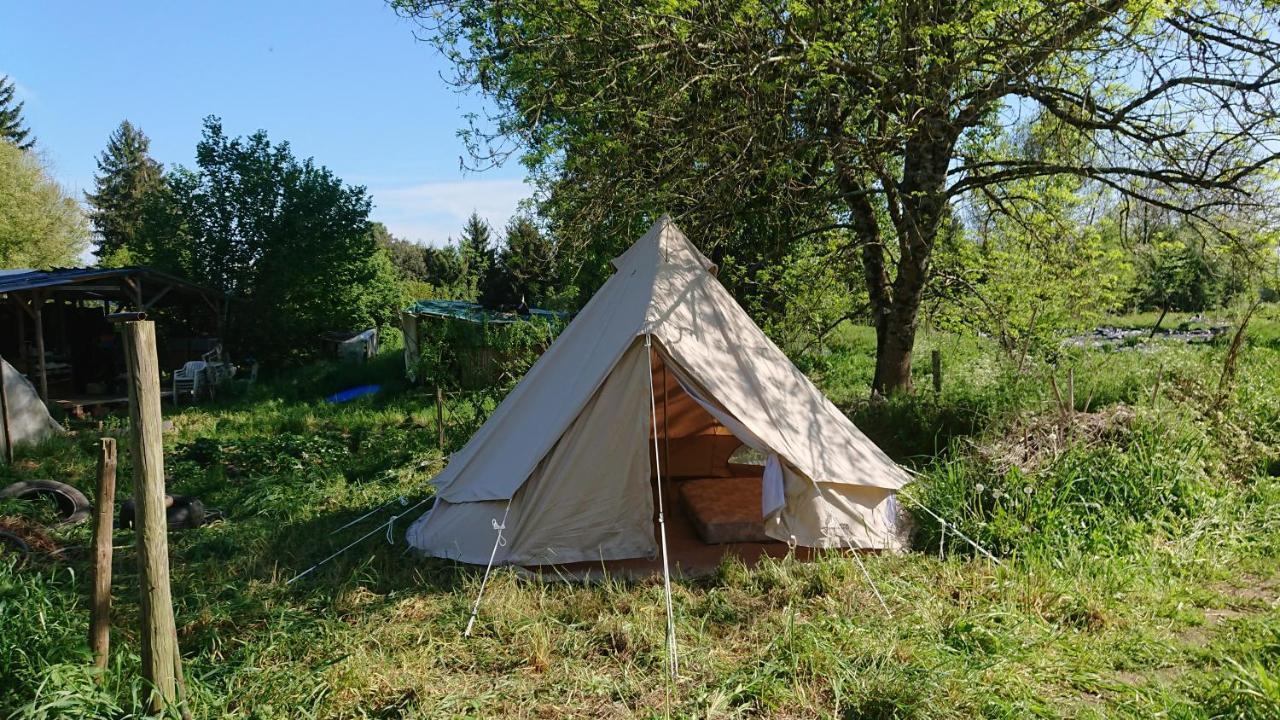Tente en permaculture pirate Creysse  Exterior foto